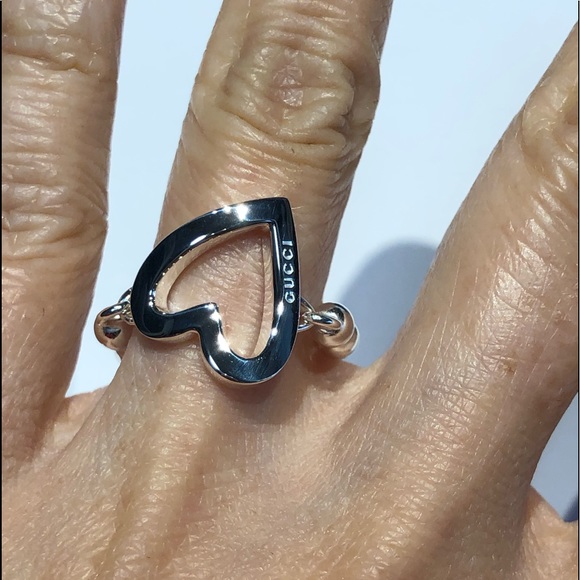 GUCCI Sterling Silver Toggle Heart Ring - Picture 2 of 8